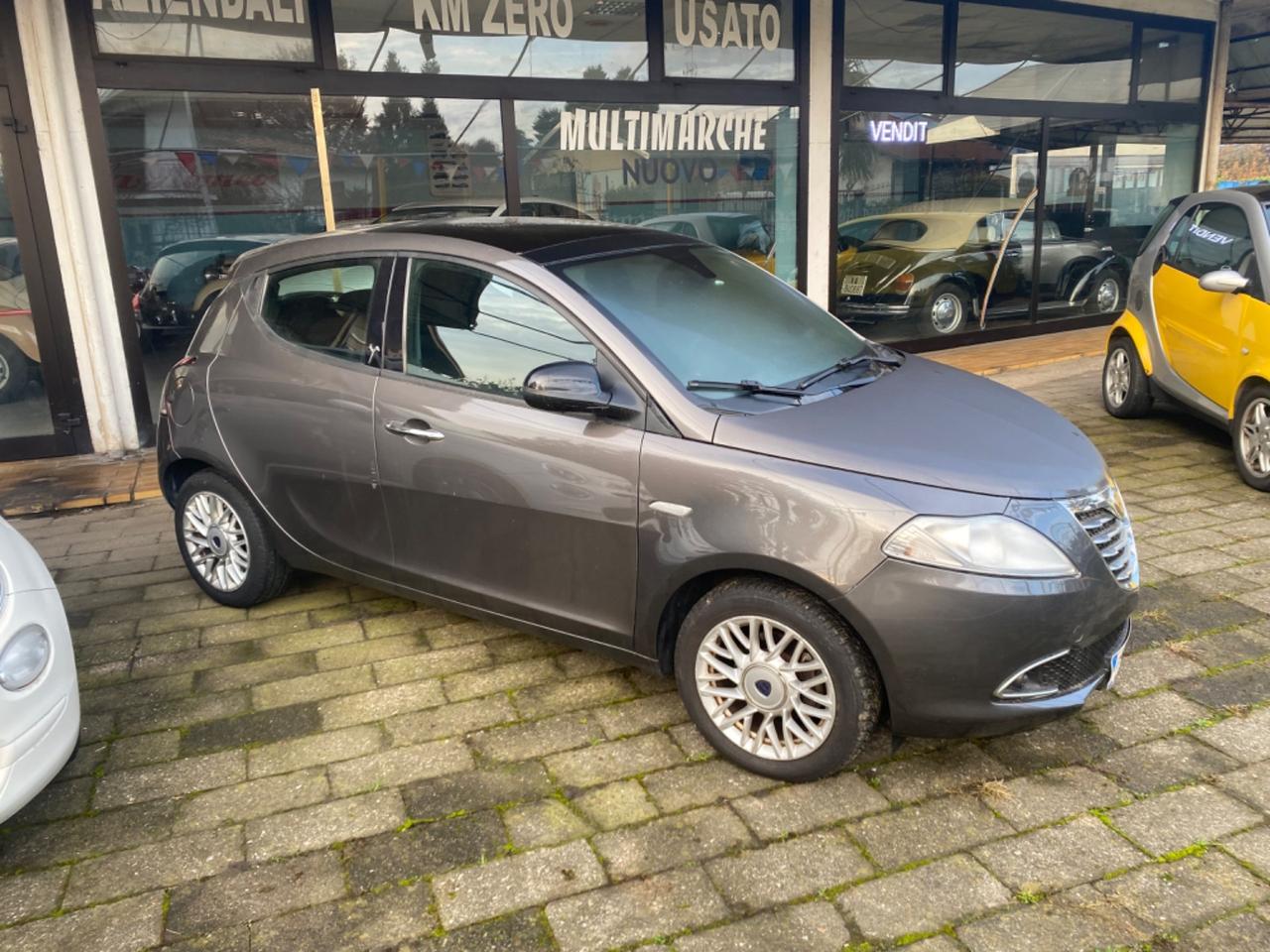 Lancia Ypsilon 1.2 69 CV 5 porte Gold