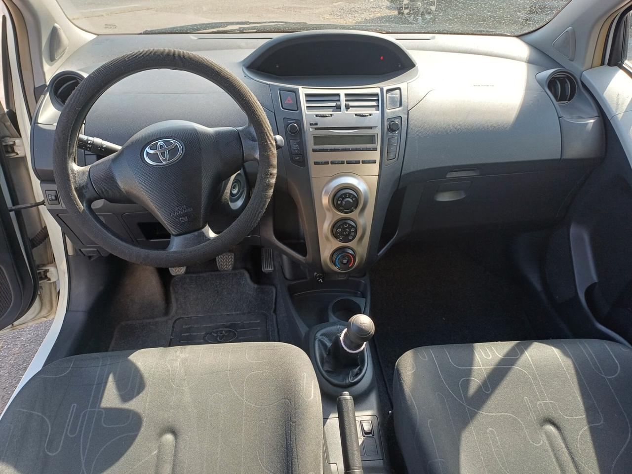 Toyota Yaris 1.0 5 porte