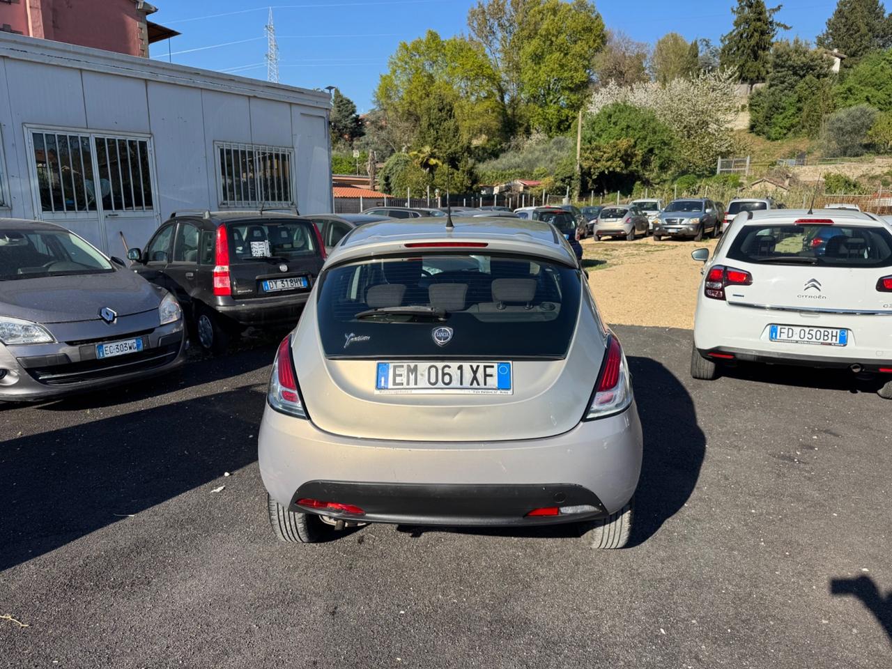Lancia Ypsilon 1.2 69 CV 5 porte S&S Platinum NEOPATENTATI