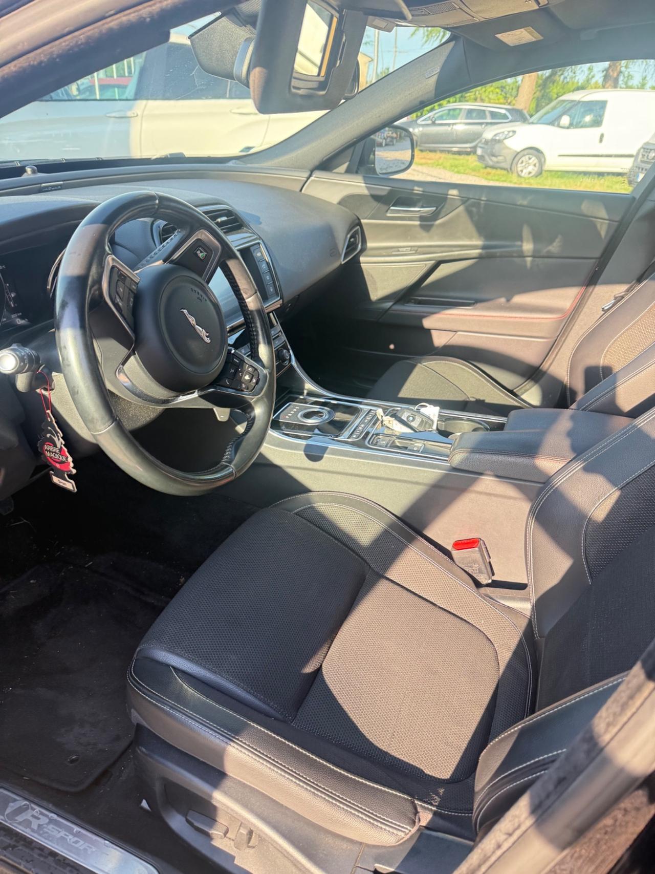 Jaguar XE 2.0 D E-Performance aut. R-Sport