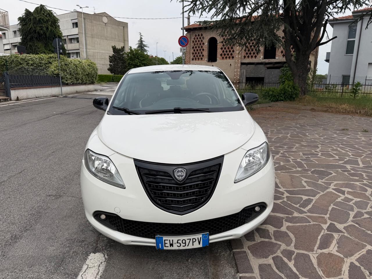 Lancia Ypsilon 1.2 69 CV 5 porte GPL Ecochic Gold