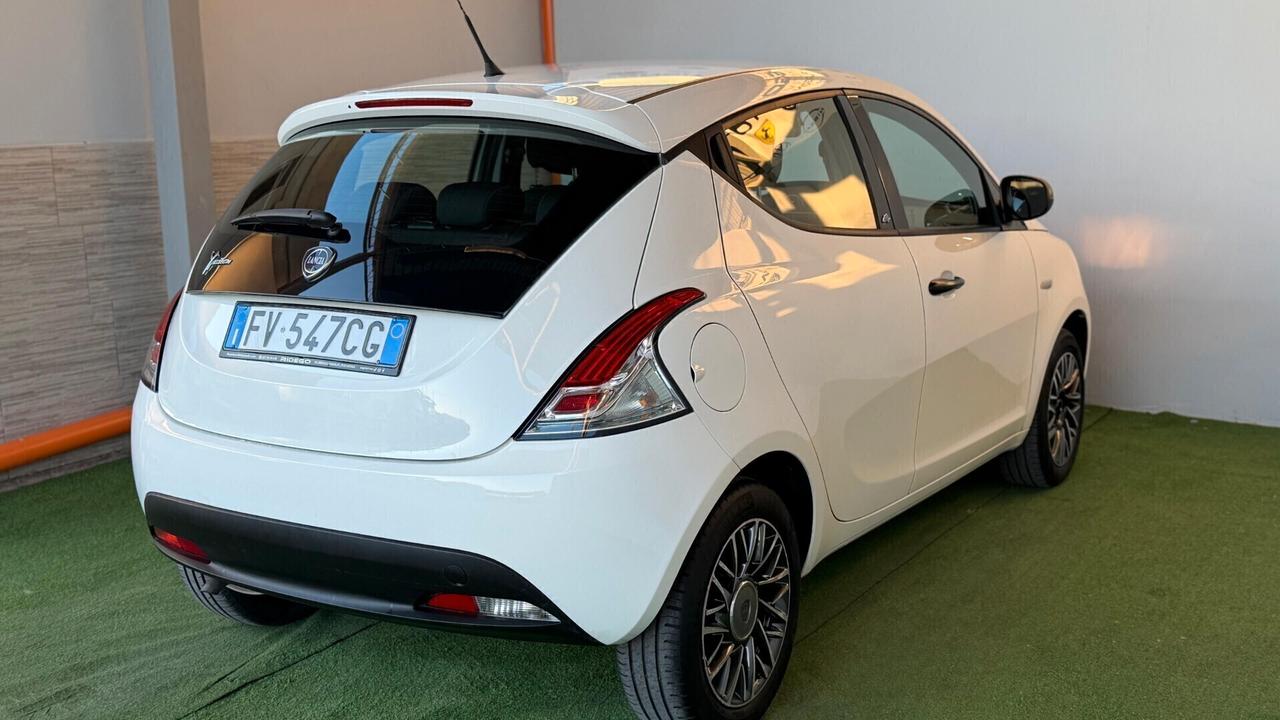 Lancia Ypsilon 1.2 69 CV 5 porte S&S Elefantino Blu