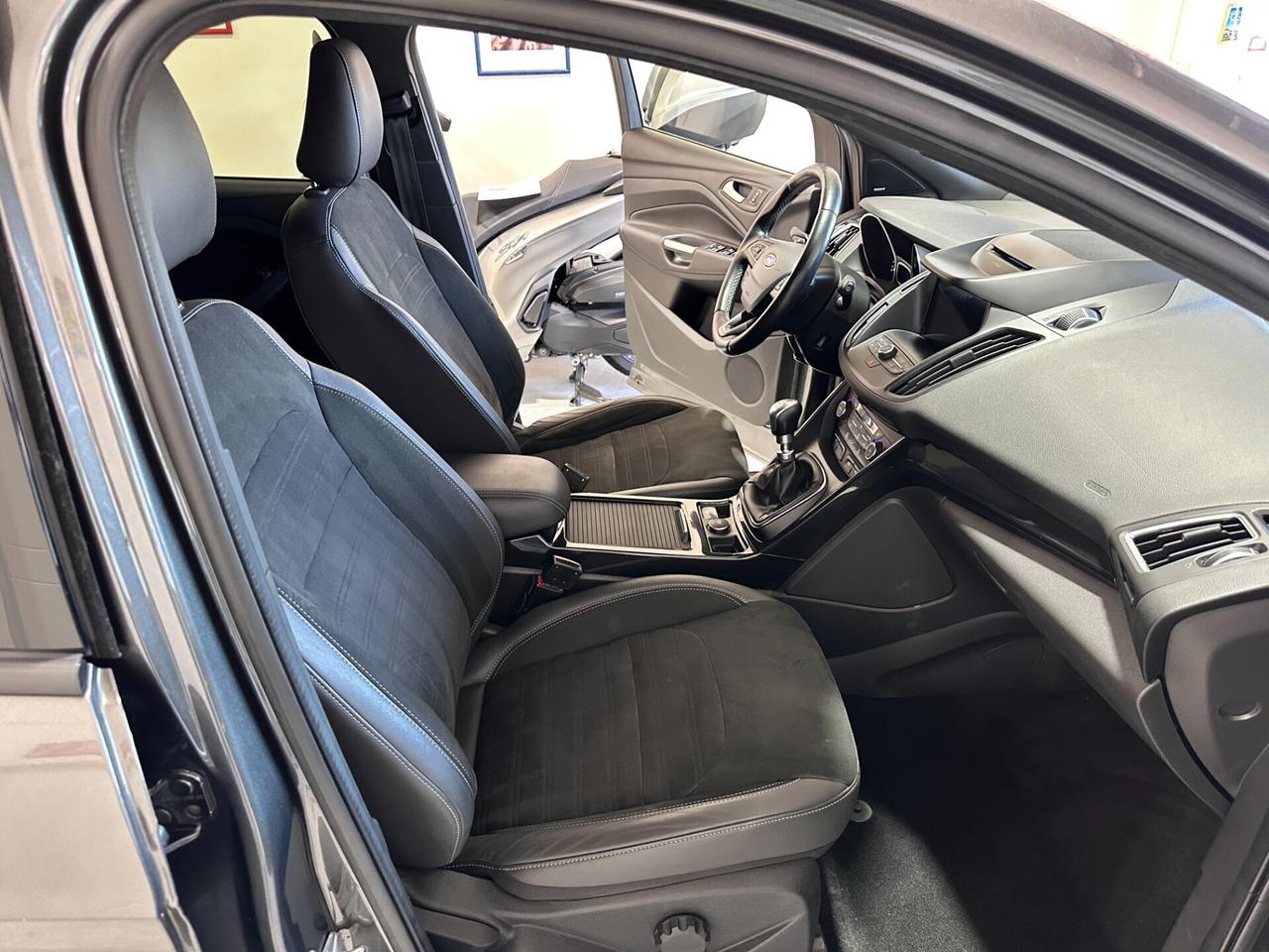Ford Kuga 1.5 TDCI 120 CV ST-Line - CAMERA - NAVI
