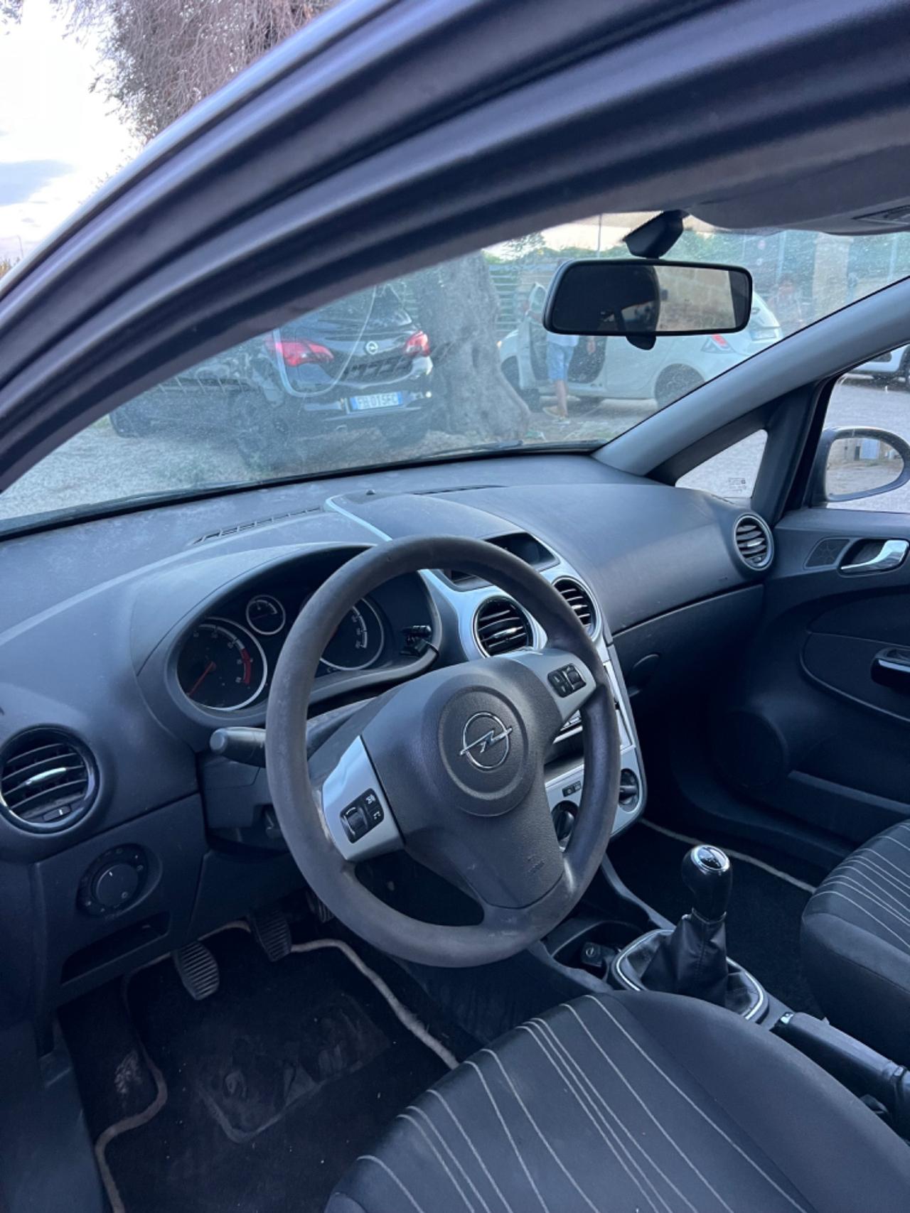 Opel Corsa 1.2 5 porte con soli 130000 km!!