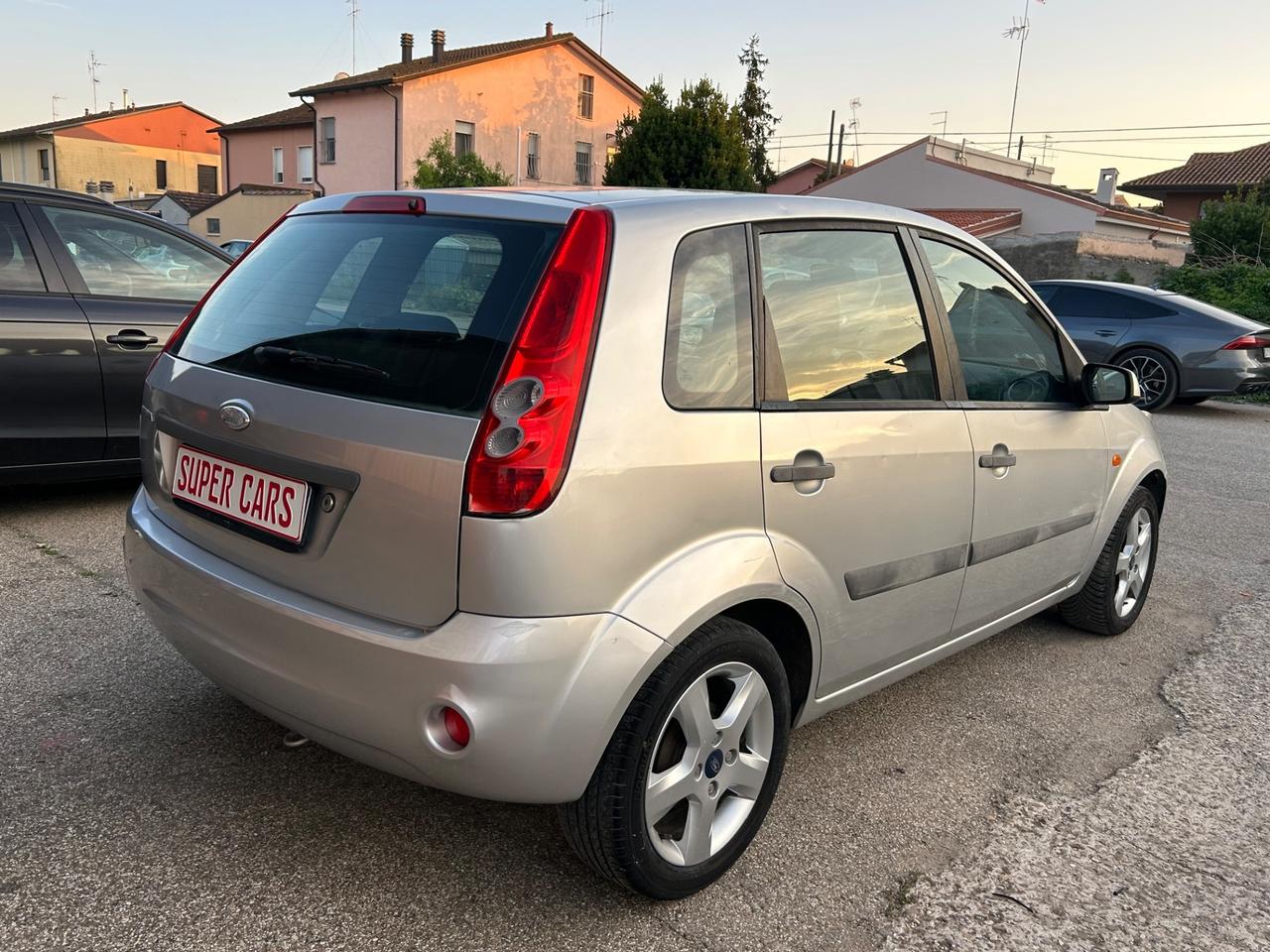 Ford Fiesta 1.2BENZINA 80CV Ghia NEOPATENTATI