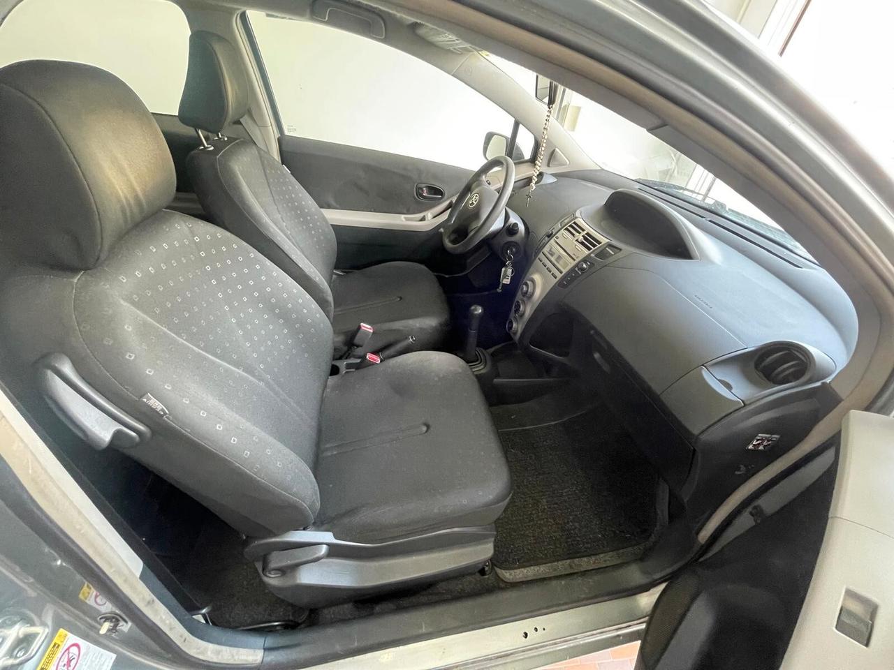 Toyota Yaris 1.0 3 porte