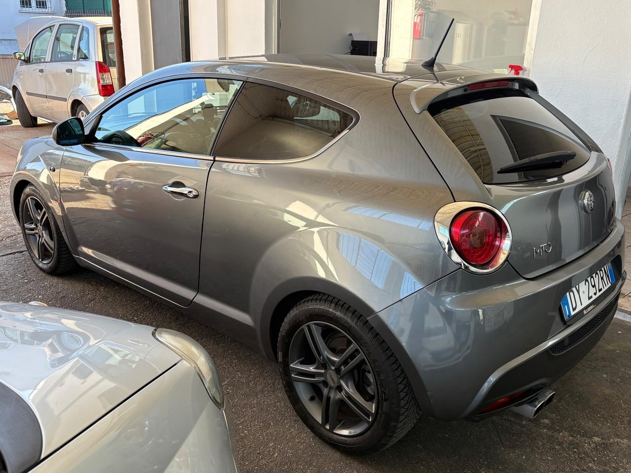 Alfa Romeo MiTo 1.6 JTDm 16V Distinctive Sport Pack