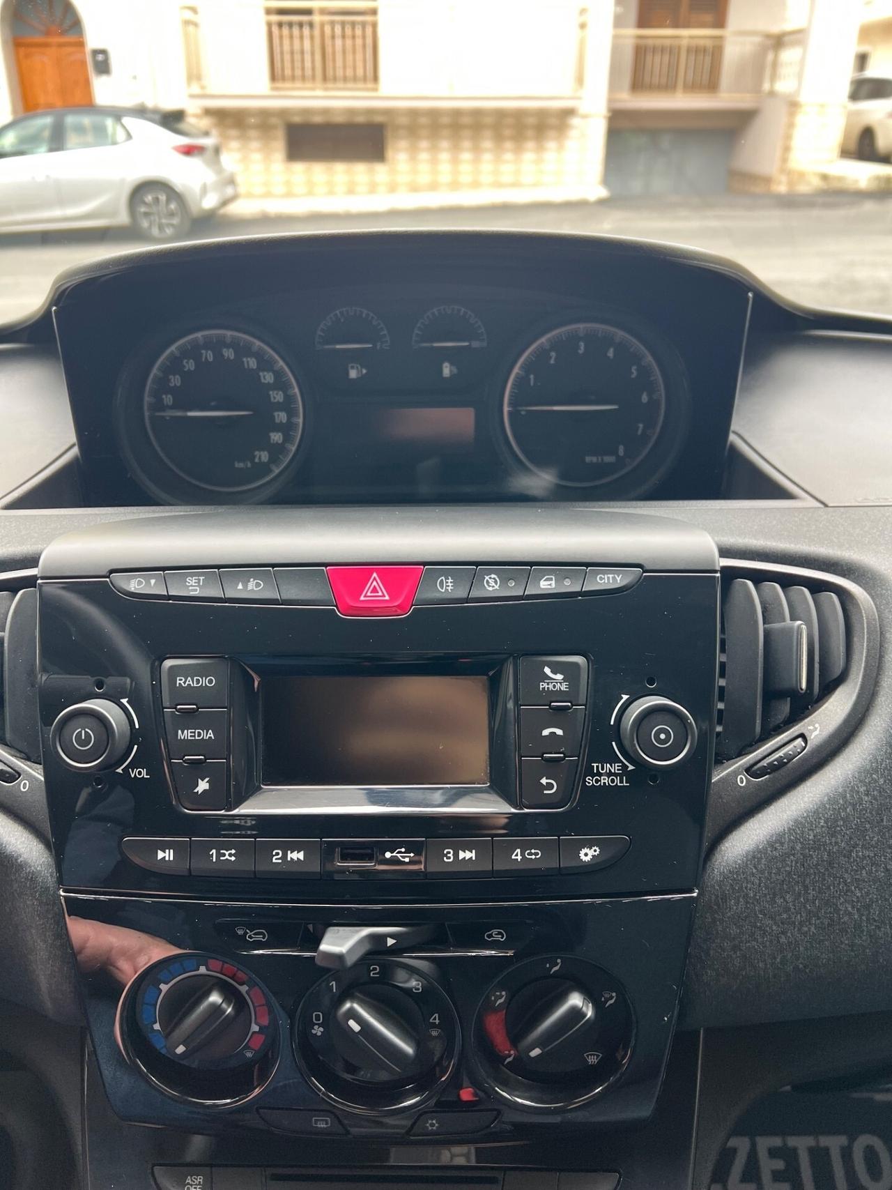 Lancia Ypsilon 1.0 FireFly 5 porte S&S Hybrid