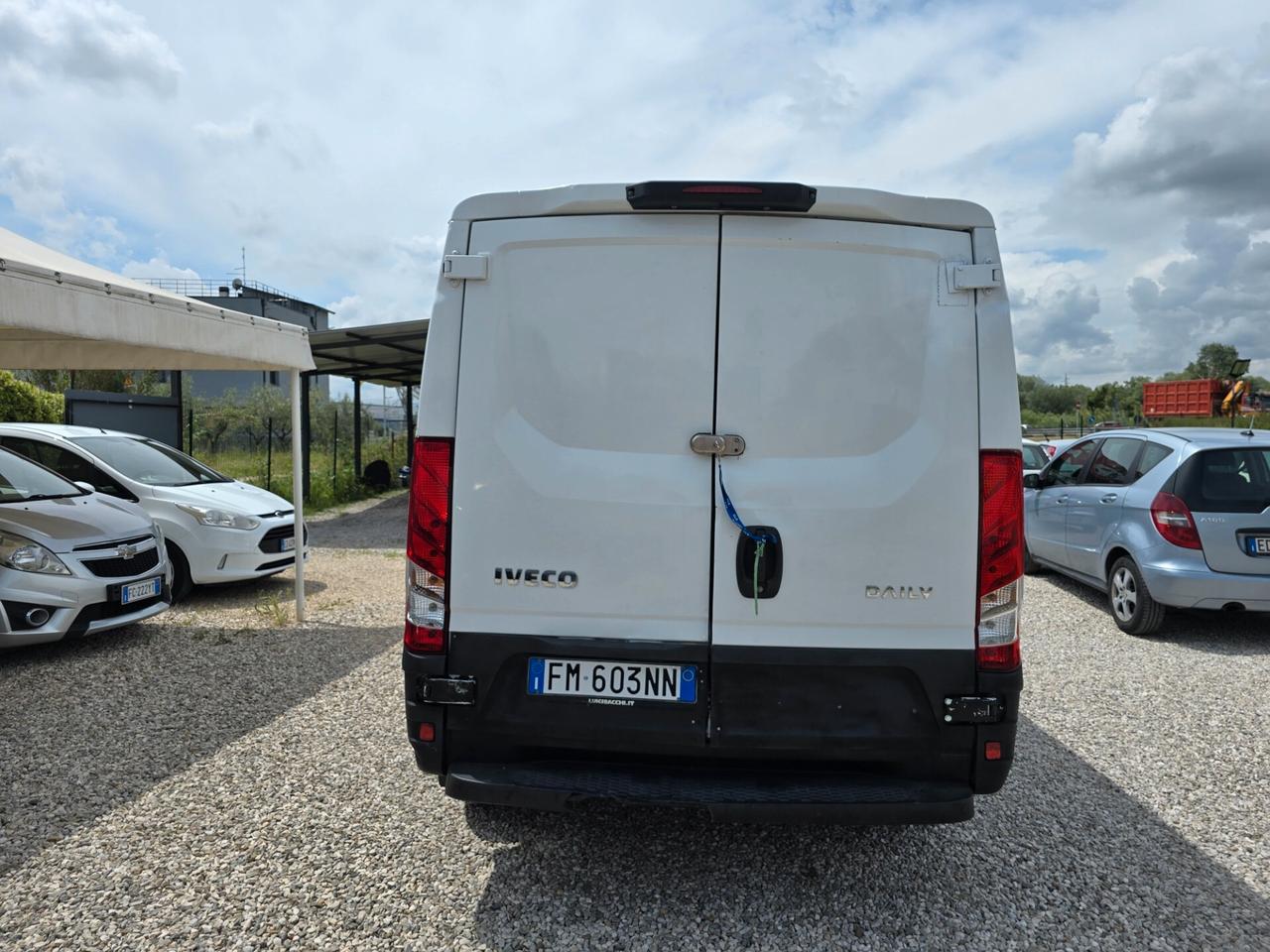 Iveco Daily 33S12 2.3 HPT PM Cabinato