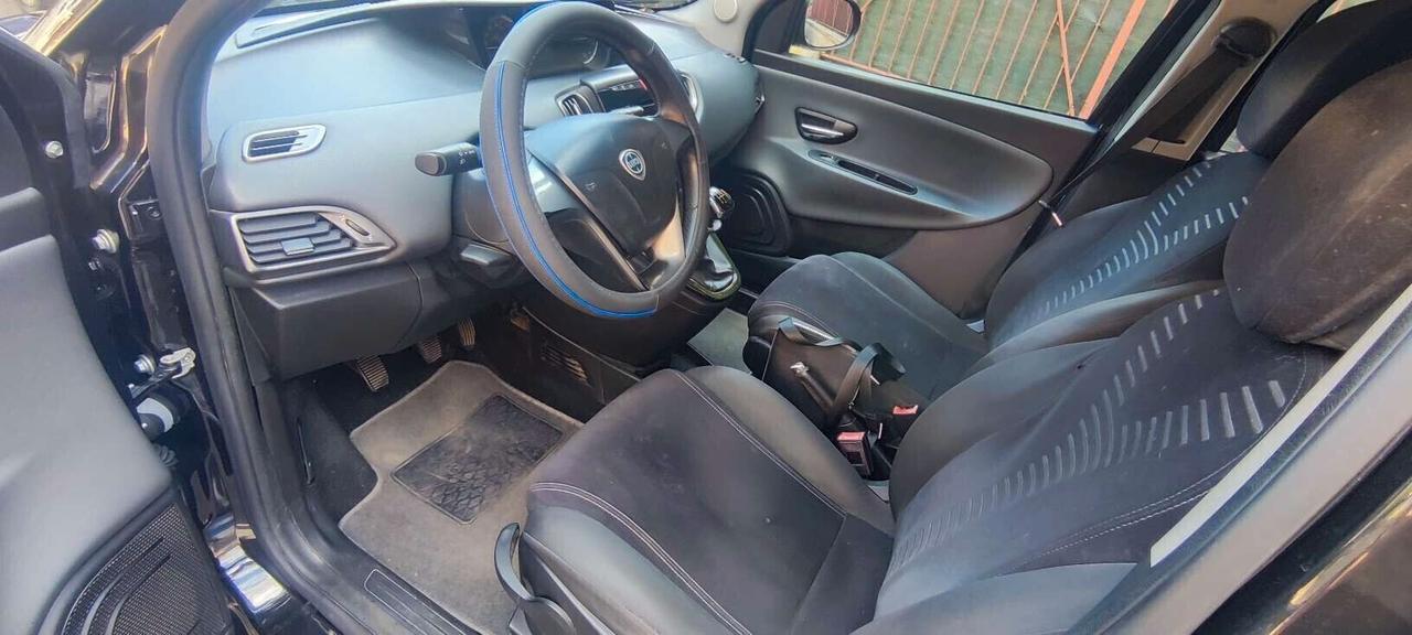 Lancia Ypsilon 1.2 69 CV Unyca