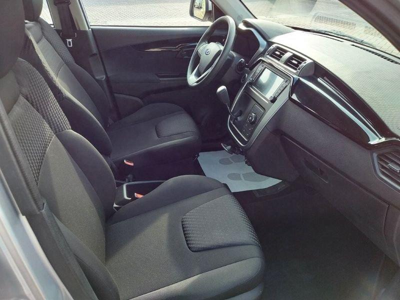 Mahindra KUV100 1.2 K8 FWD