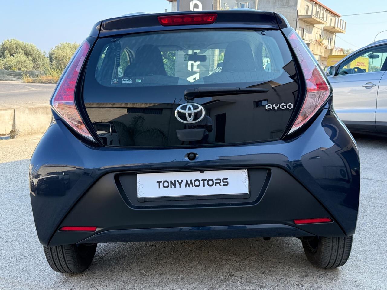 Toyota Aygo 1.0 VVT-i 69 CV 5 porte x-cool