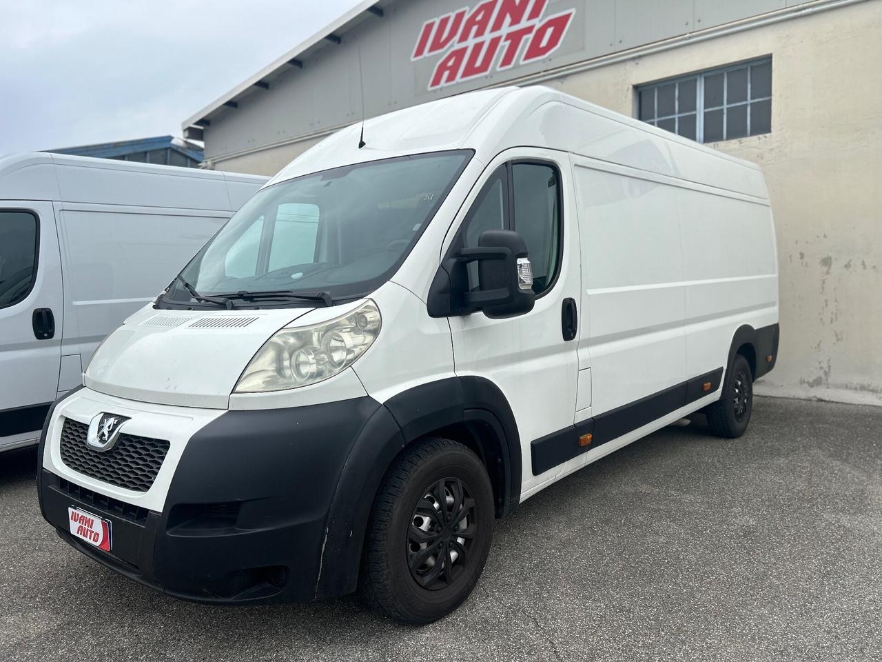 Peugeot Boxer 330 BlueHDi 140