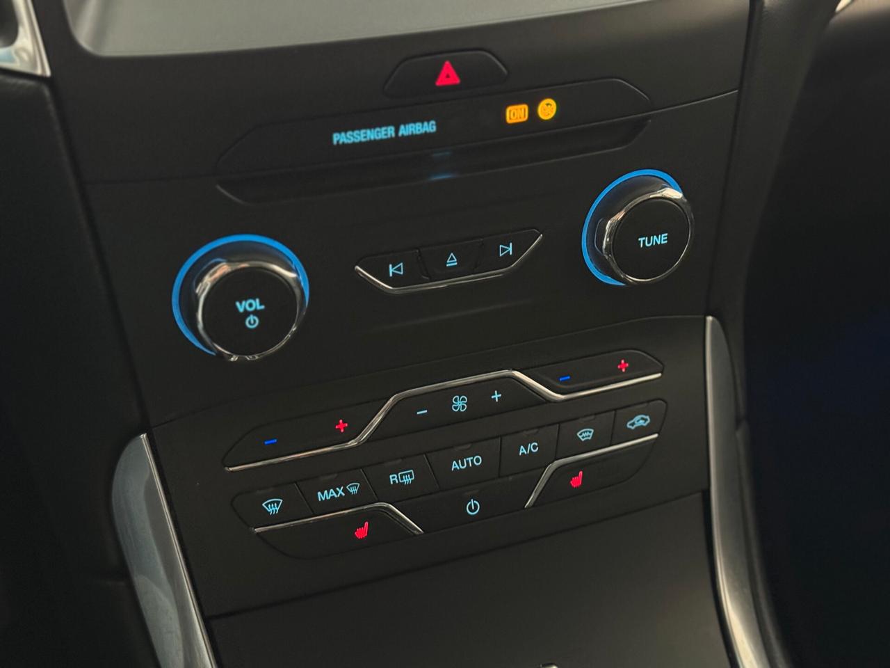 Ford Edge 2.0 TDCI 210CV AWD Powershift Titanium