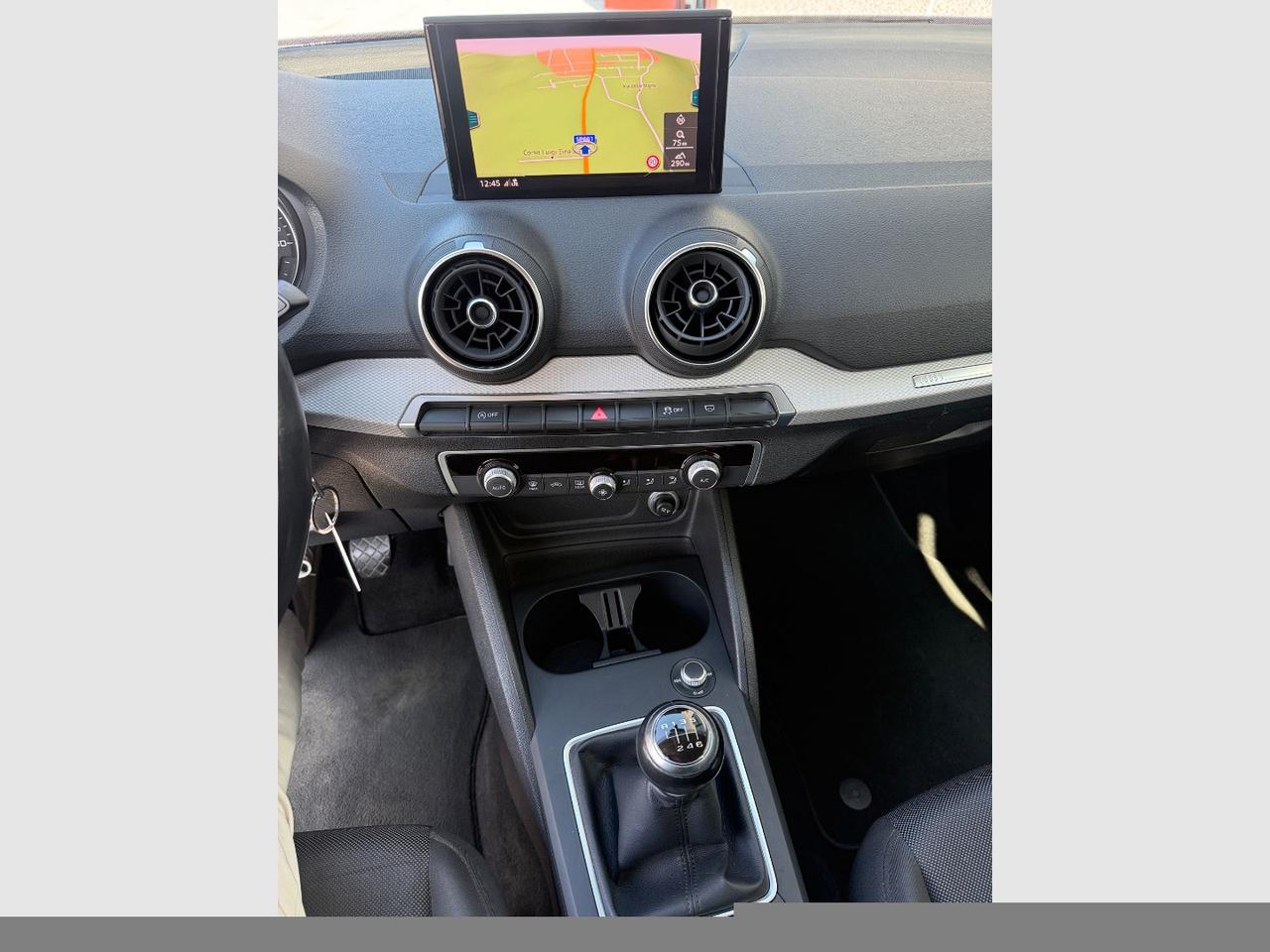 AUDI Q2 30 TDI Business STUPENDA