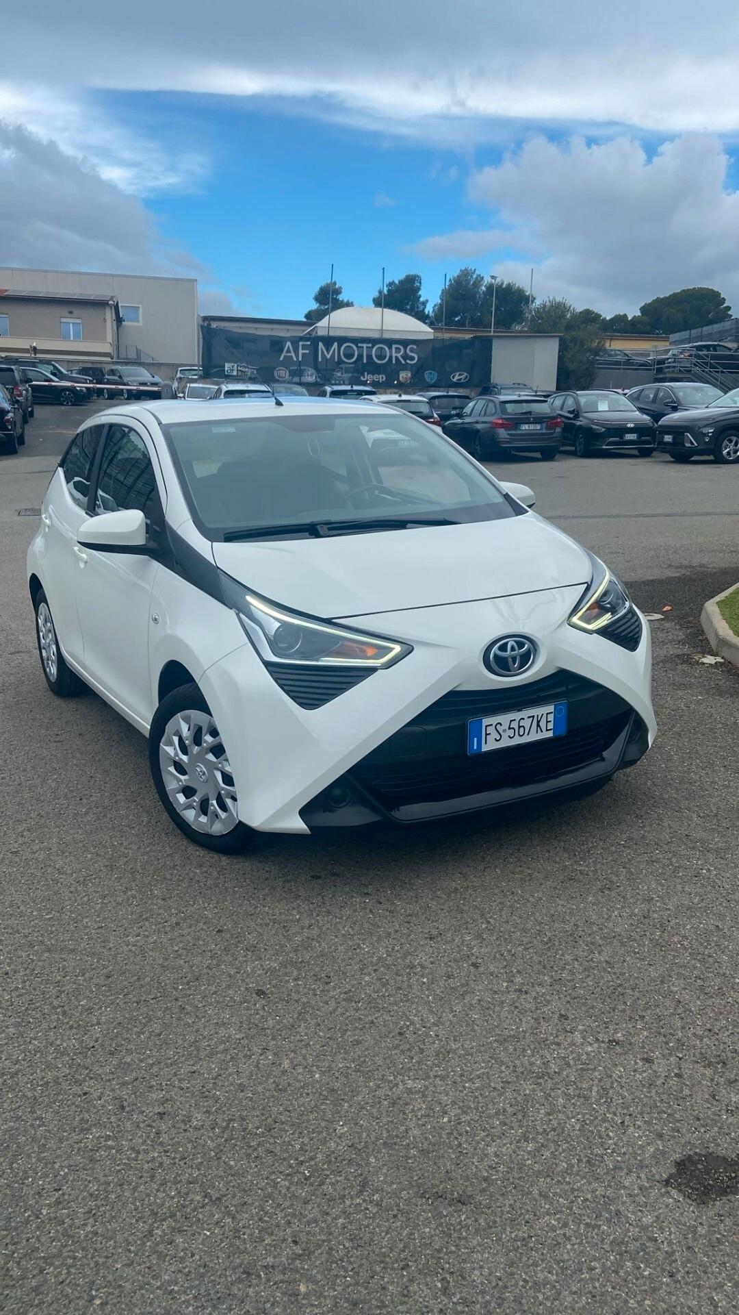 Toyota Aygo 1.0 VVT-i 72 CV 5 porte x-cite