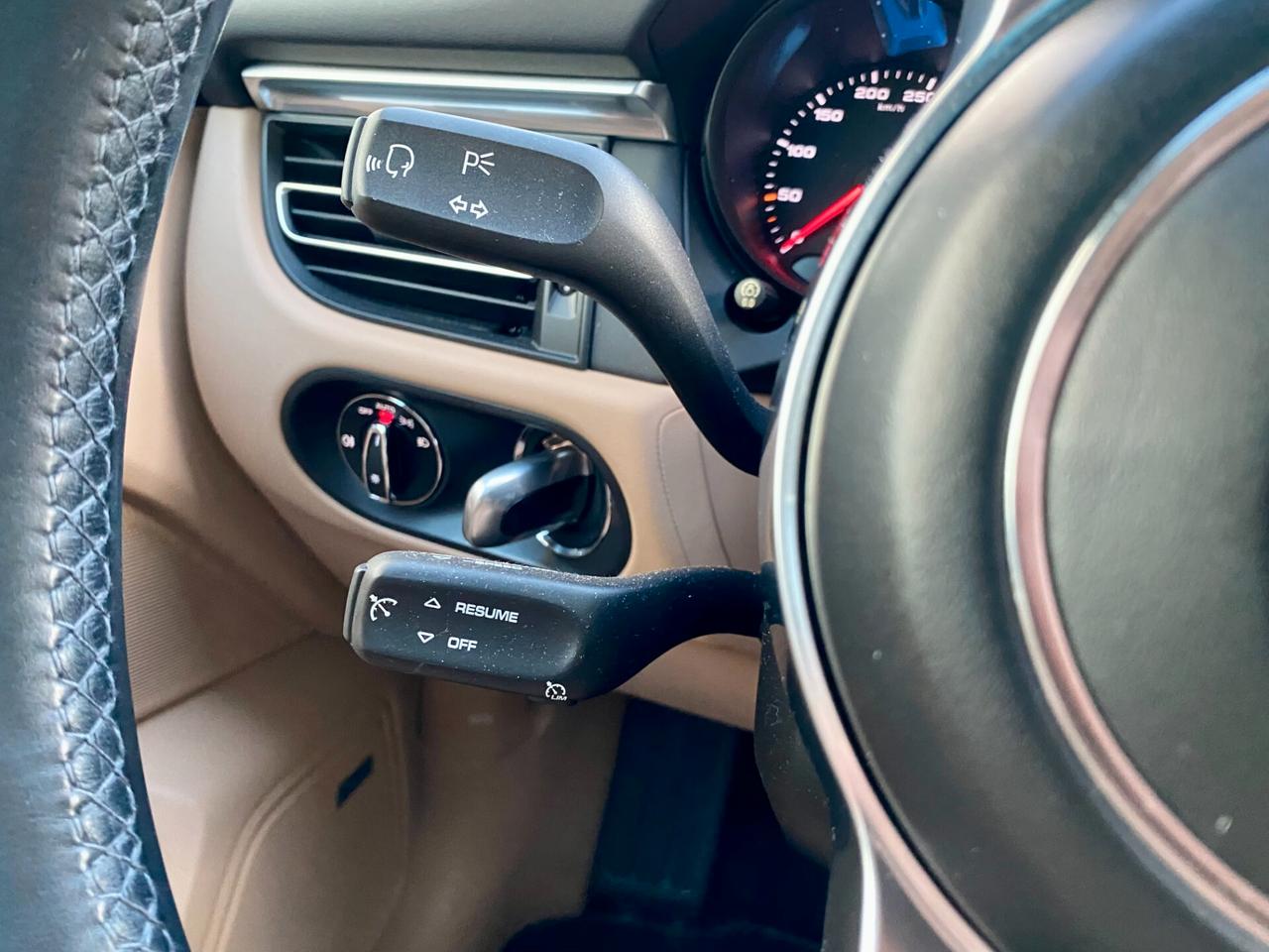 Porsche Macan 2.0 245cv pdk