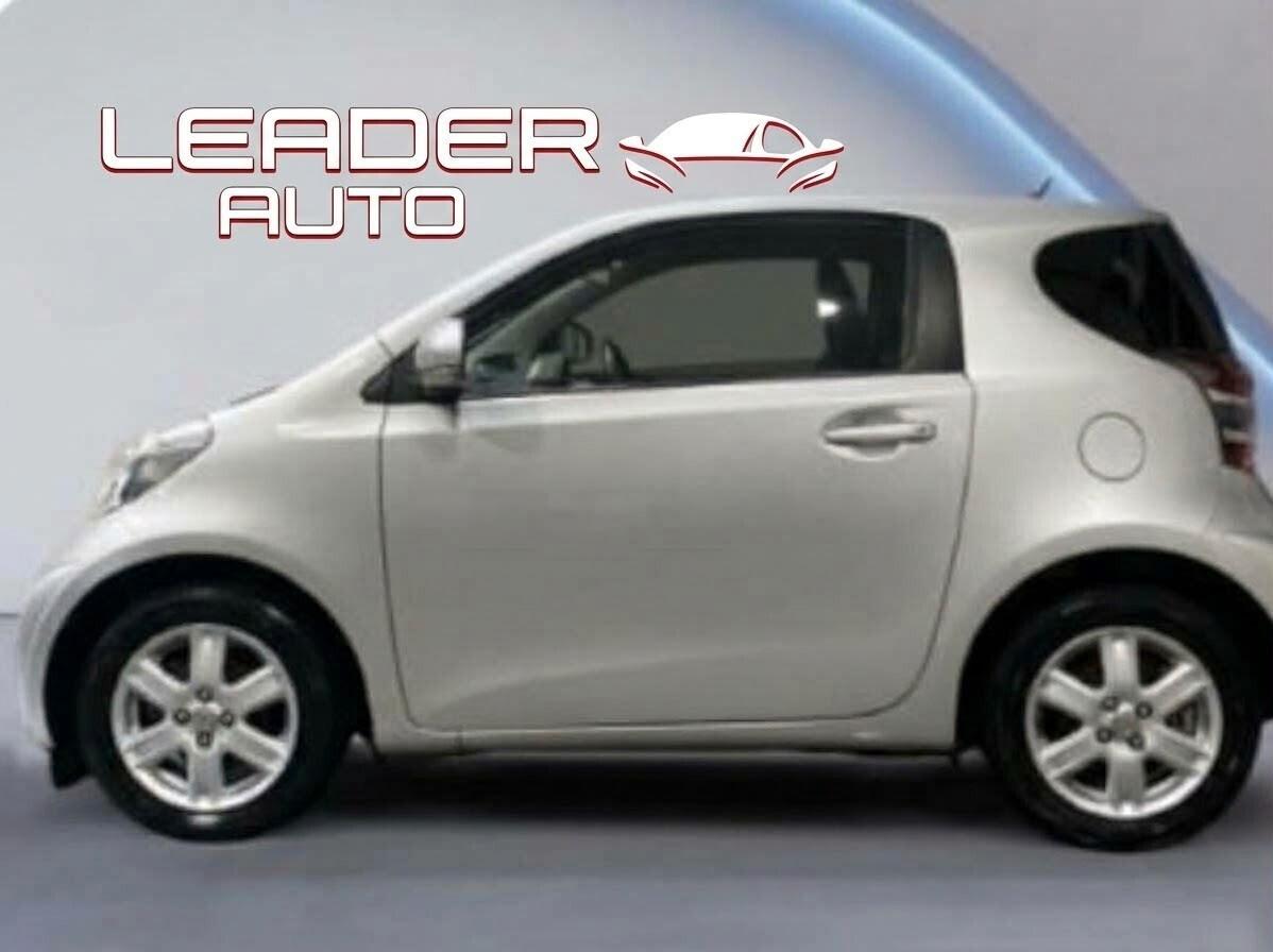 Toyota iQ 1.0 68 Cv - Cerchi in lega - Comandi