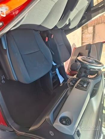Toyota Yaris 1.0 72 CV 5 porte Cool CLIMA CERCHI APPLE CAR PLAY CRUISE BLUETOOTH ESENTE BOLLO NEO PATENTATI