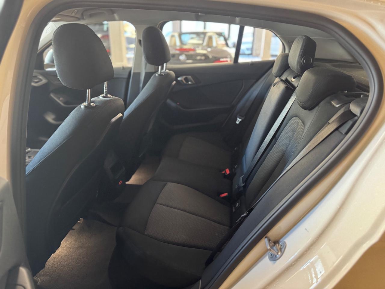 Bmw 116 116d 5p. Advantage