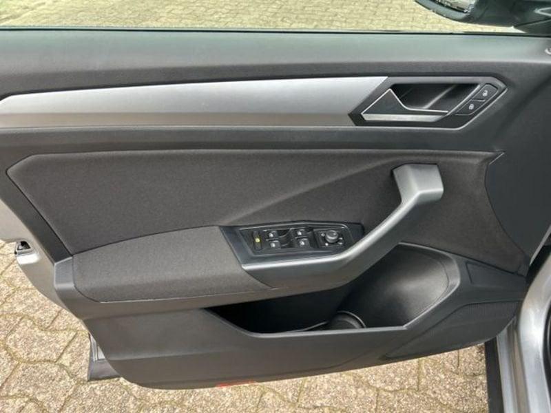 Volkswagen T-Roc 1.5 TSI ACT Life 17" Led Plus App Connect Cockpit ACC