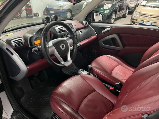 Smart ForTwo CABRIO 1.0 interni in pelle