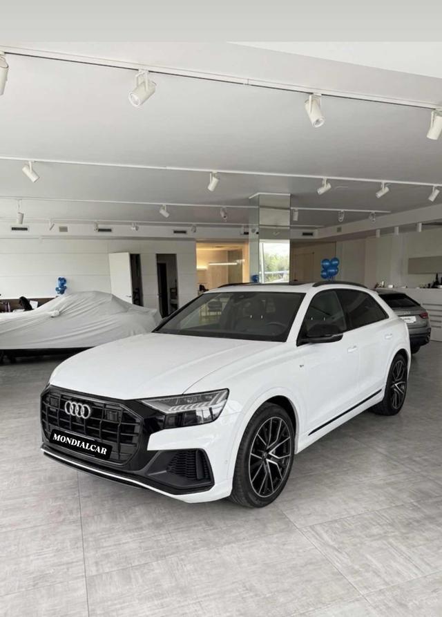 AUDI Q8 45 TDI quattro tiptronic S-LINE