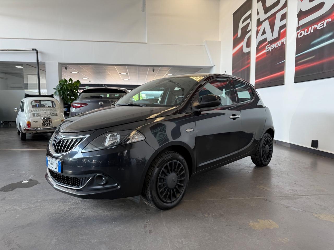 Lancia Ypsilon 1.0 FireFly 5 porte S&S Hybrid Silver