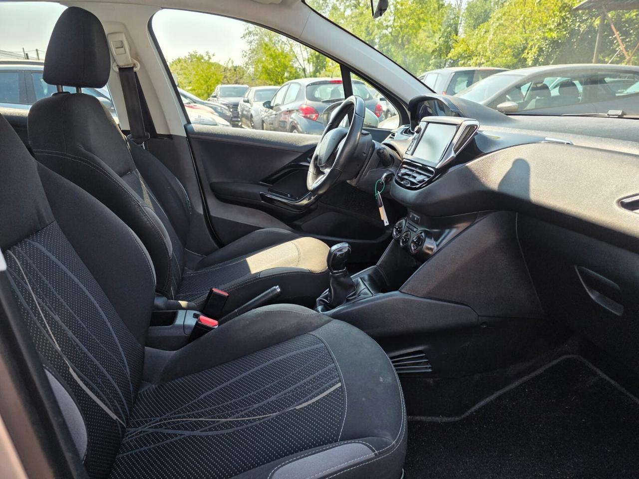 Peugeot 208 PureTech 82 5 porte Allure