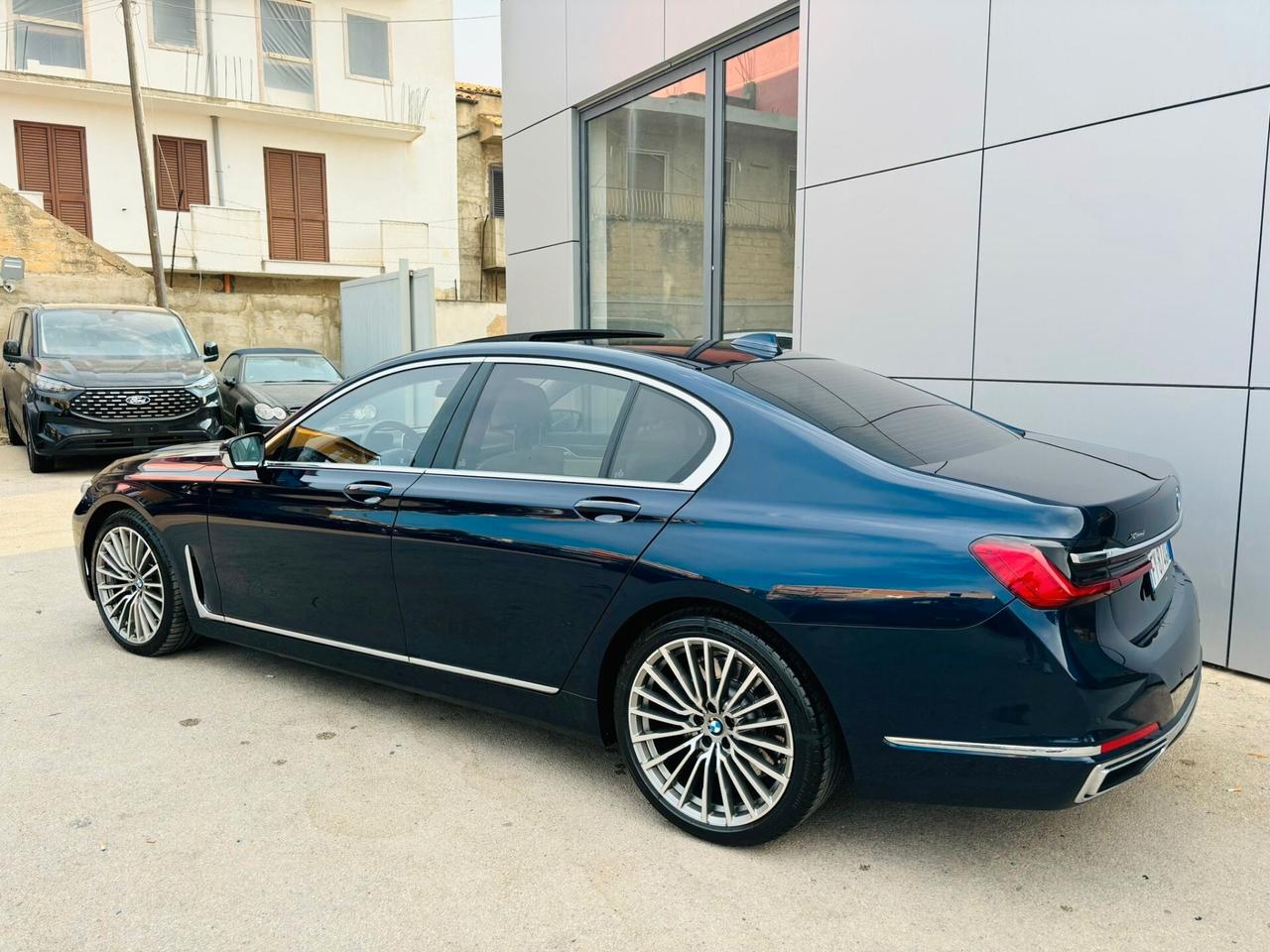 Bmw 750i xDrive - possibilità leasing e noleggio no scoring