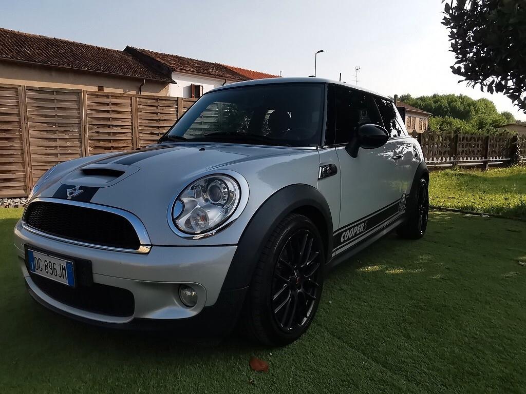 Mini Mini COOPER S (SOLO KM.8000)