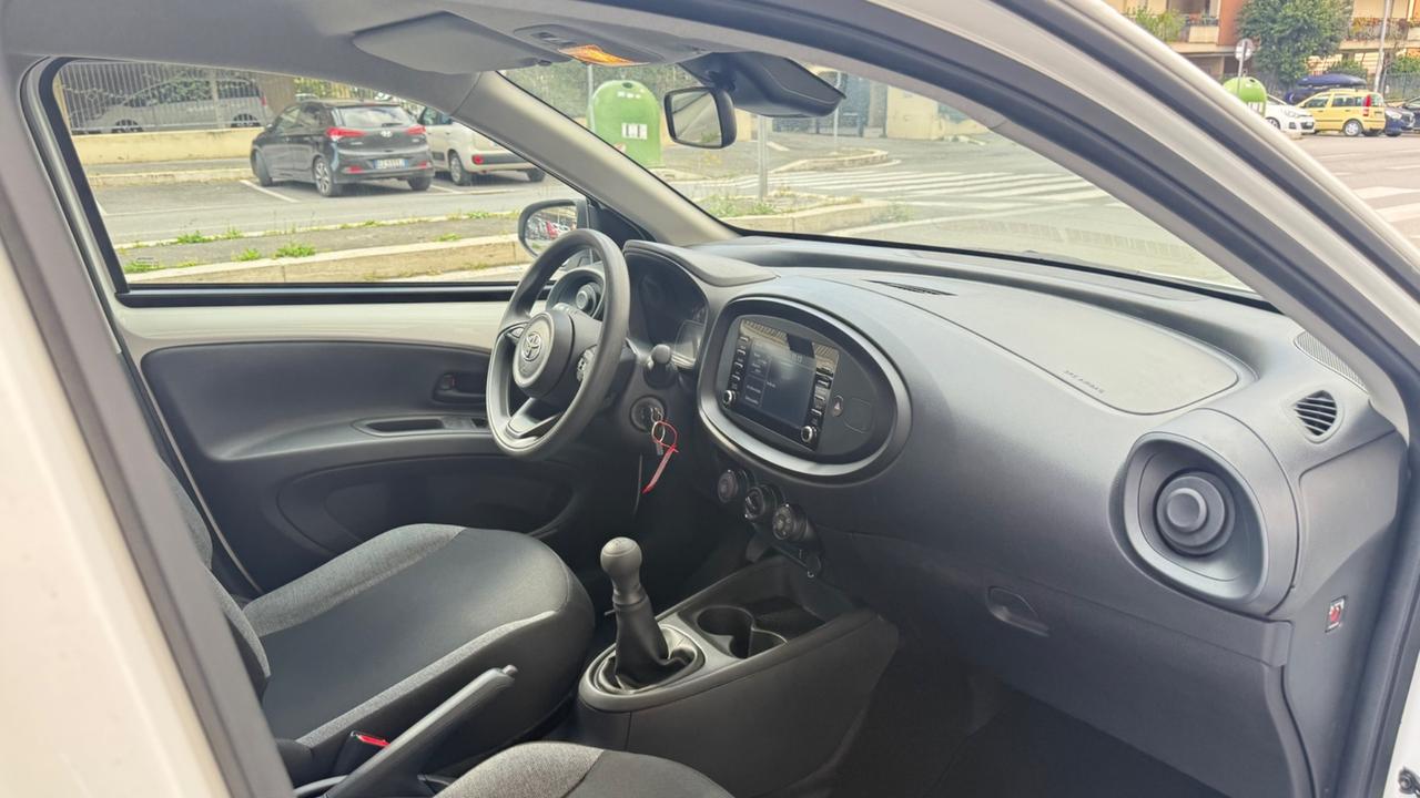Toyota Aygo X 1.0 VVT-i 72 CV 5 porte Lounge Air S-CVT LED PDC CAR PLAY BLUETOOTH