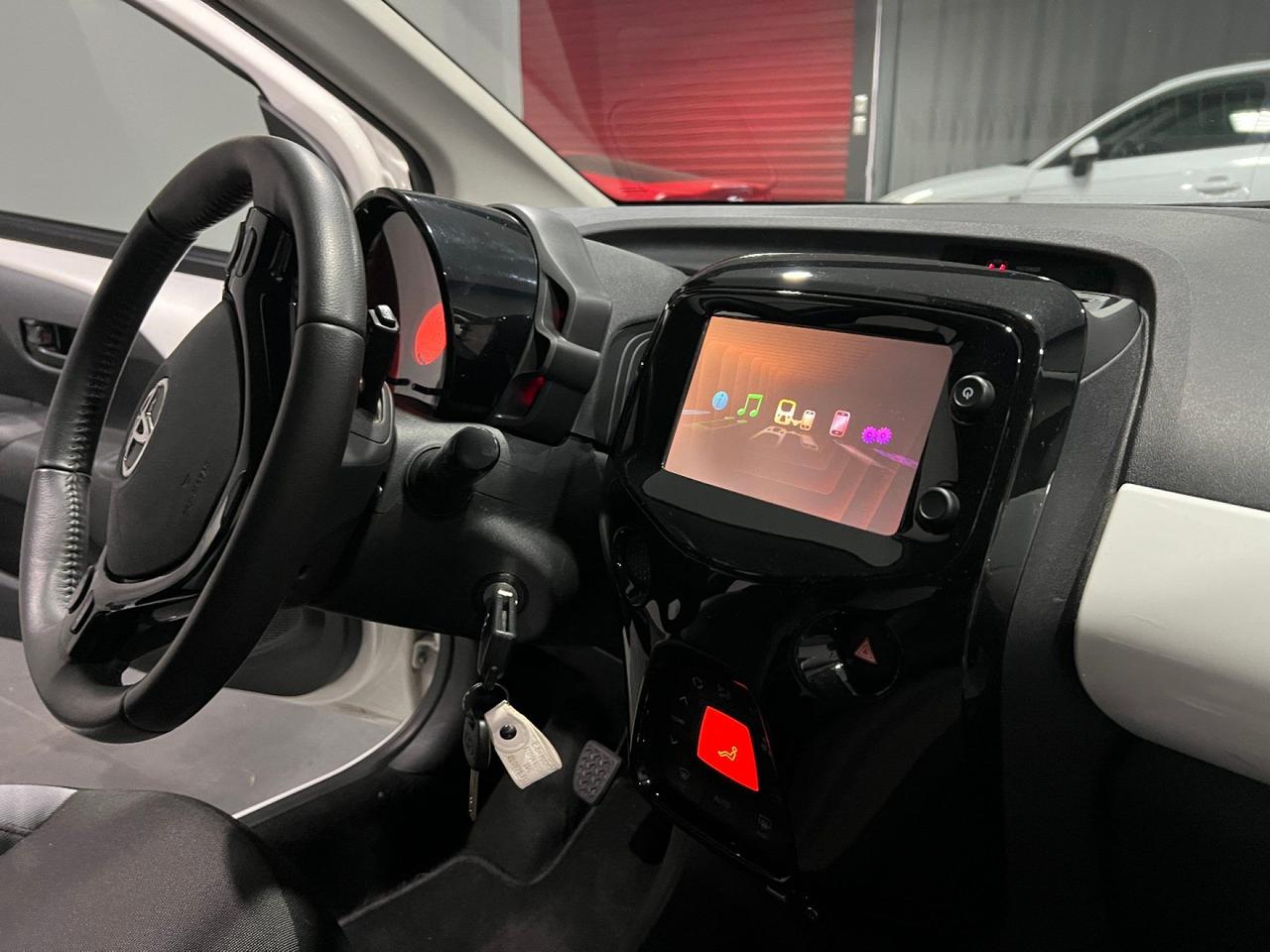 Toyota Aygo 1.0 VVT-i 69 CV 5 porte x-play MY