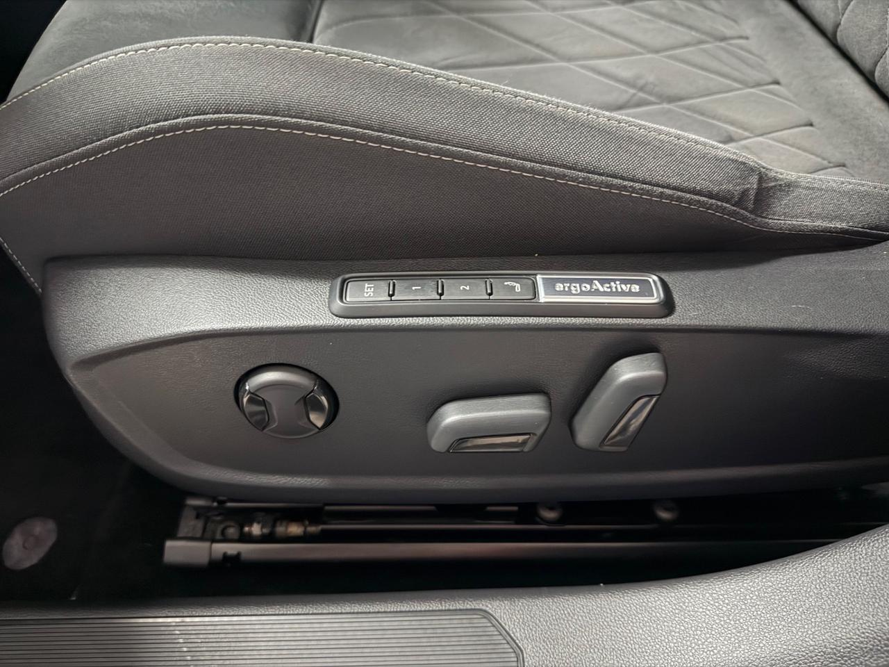 Volkswagen Golf 2.0 TDI SCR Style
