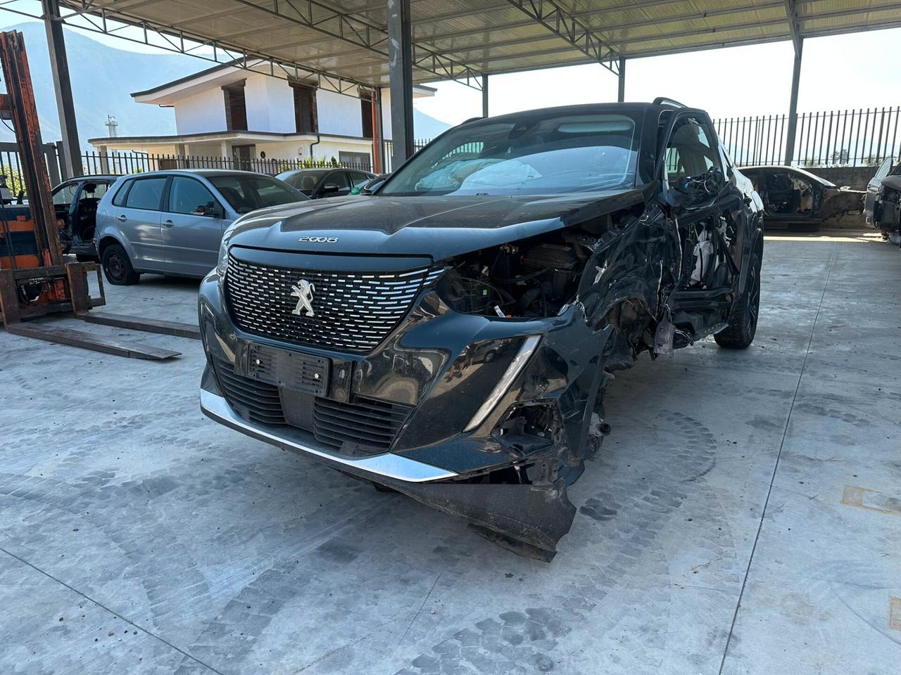 Peugeot 2008 BlueHDi 130 S&S EAT8 Allure SINISTRATA