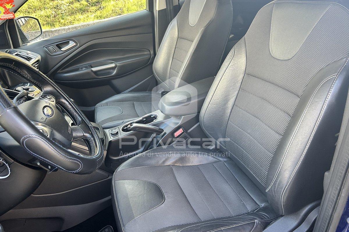 FORD Kuga 2.0 TDCI 150 CV S&S 4WD Powershift Titanium