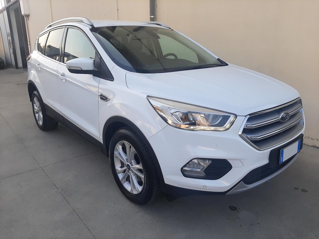Ford Kuga 1.5 TDCI 120 CV 2WD Powershift Edition