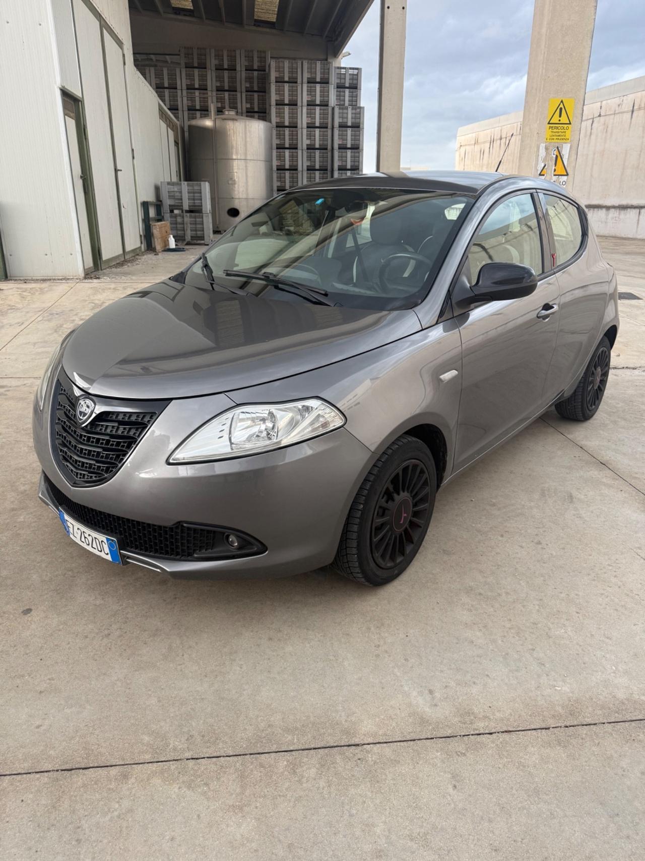 Lancia Ypsilon 1.2 69 CV 5 porte GPL Ecochic Gold