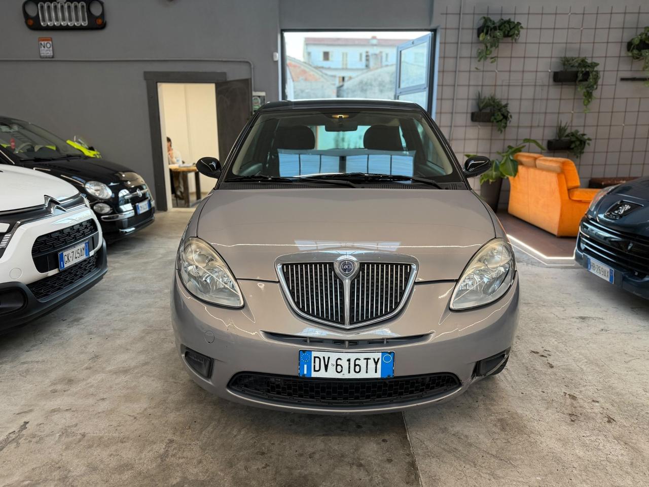 Lancia Ypsilon 1.2 Oro