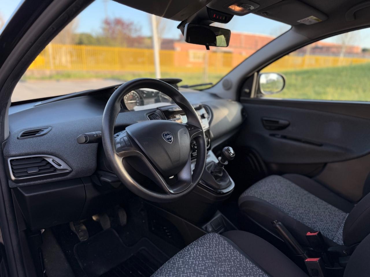 Lancia Ypsilon 1.0 FireFly 5 porte S&S Hybrid Alberta Ferretti