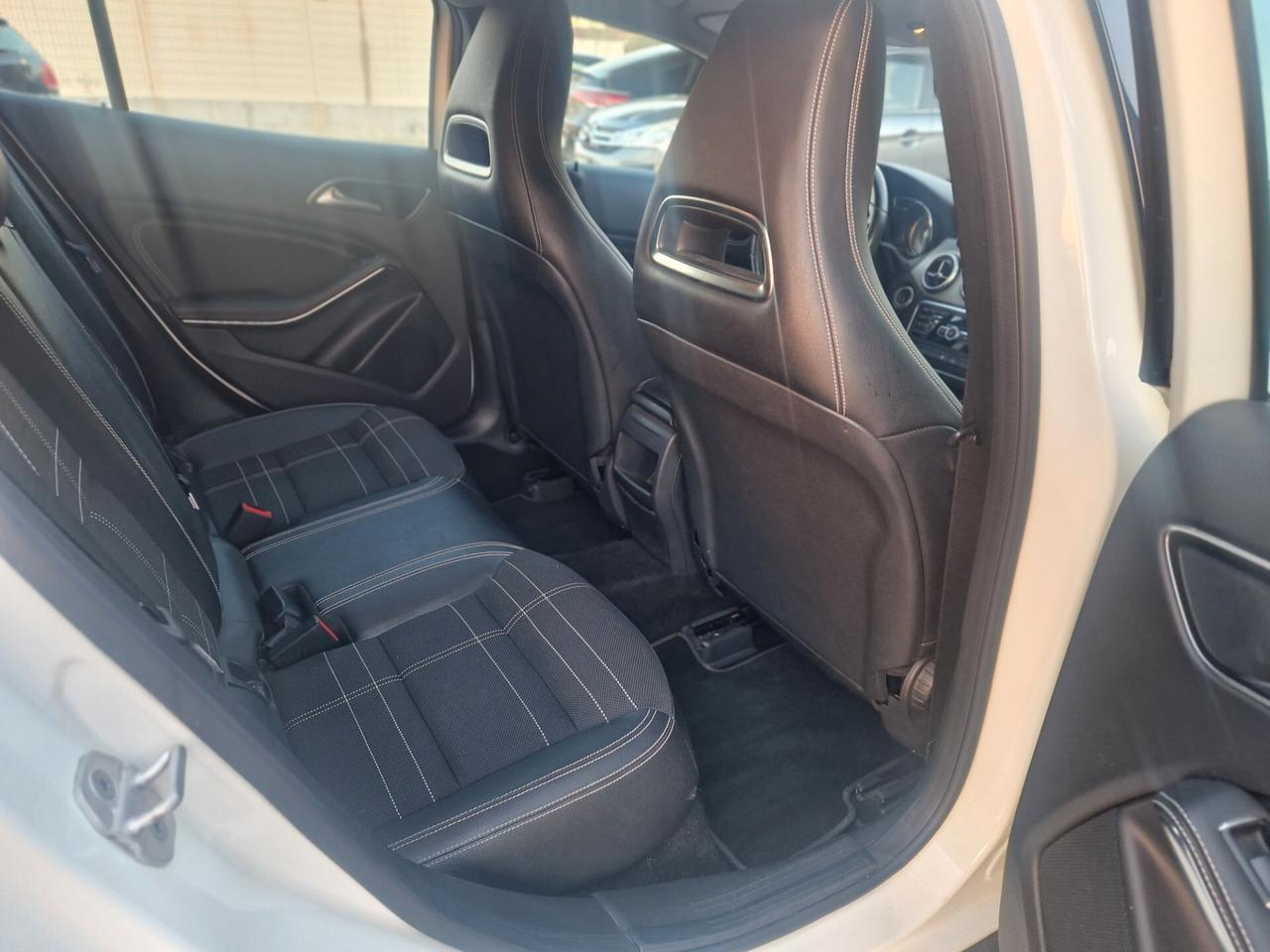 Mercedes-benz GLA 180 d Premium