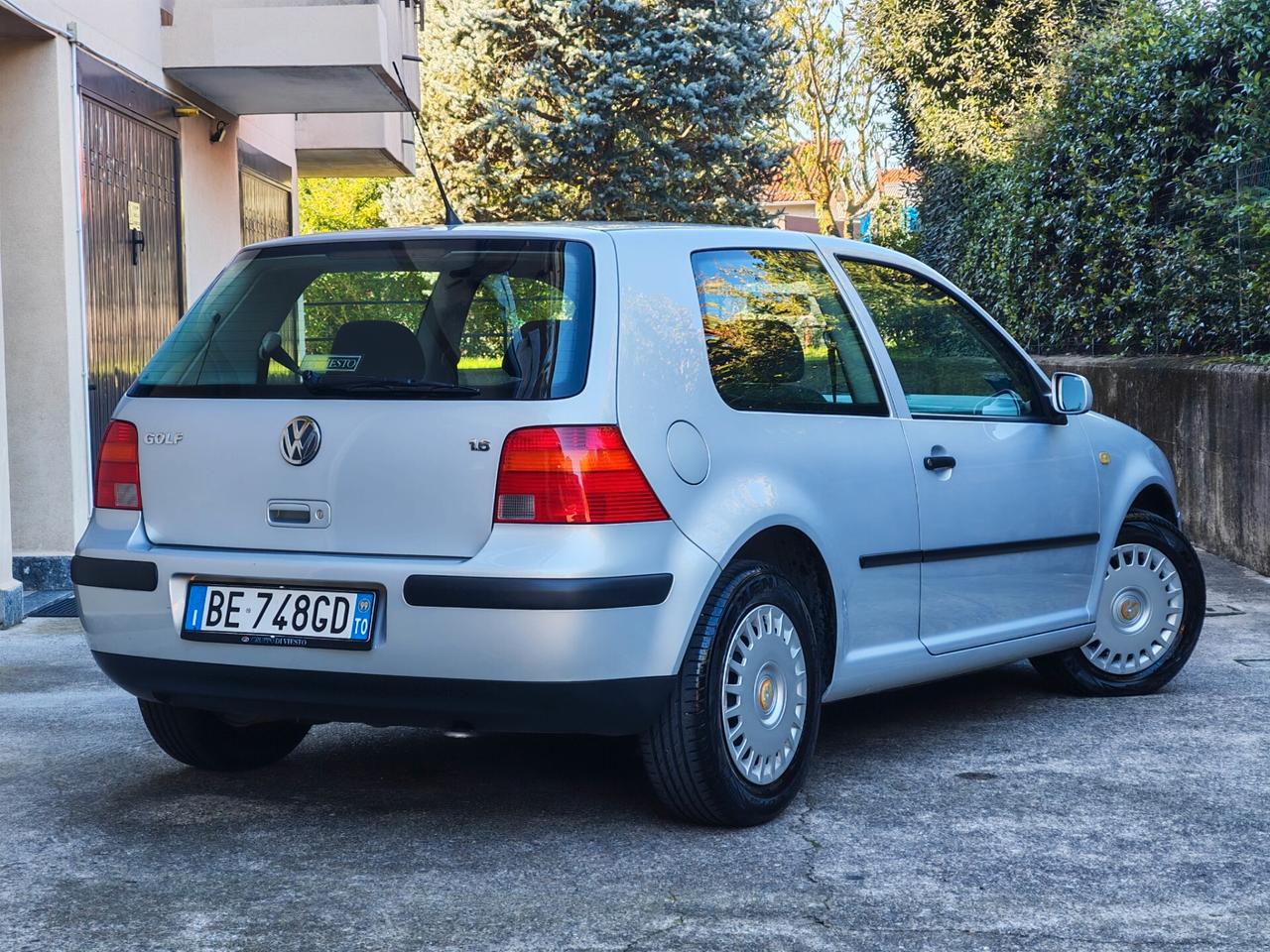Volkswagen Golf 1.6 BENZINA 100cv / 86.000km / Unipro