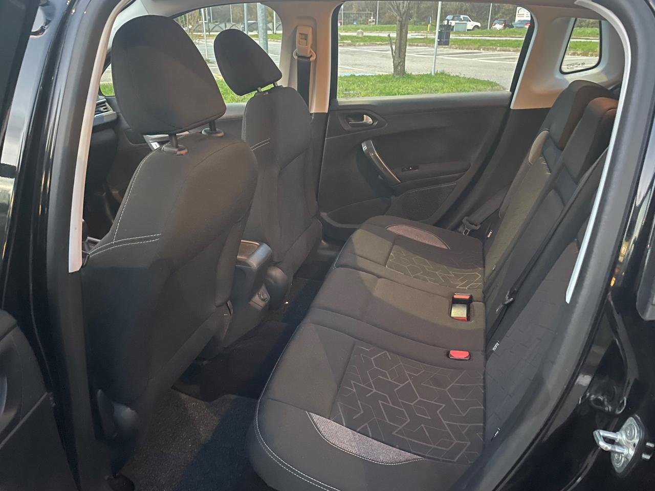 Peugeot 2008 PureTech 82 Allure*Neopatentati*Solo 61000km*