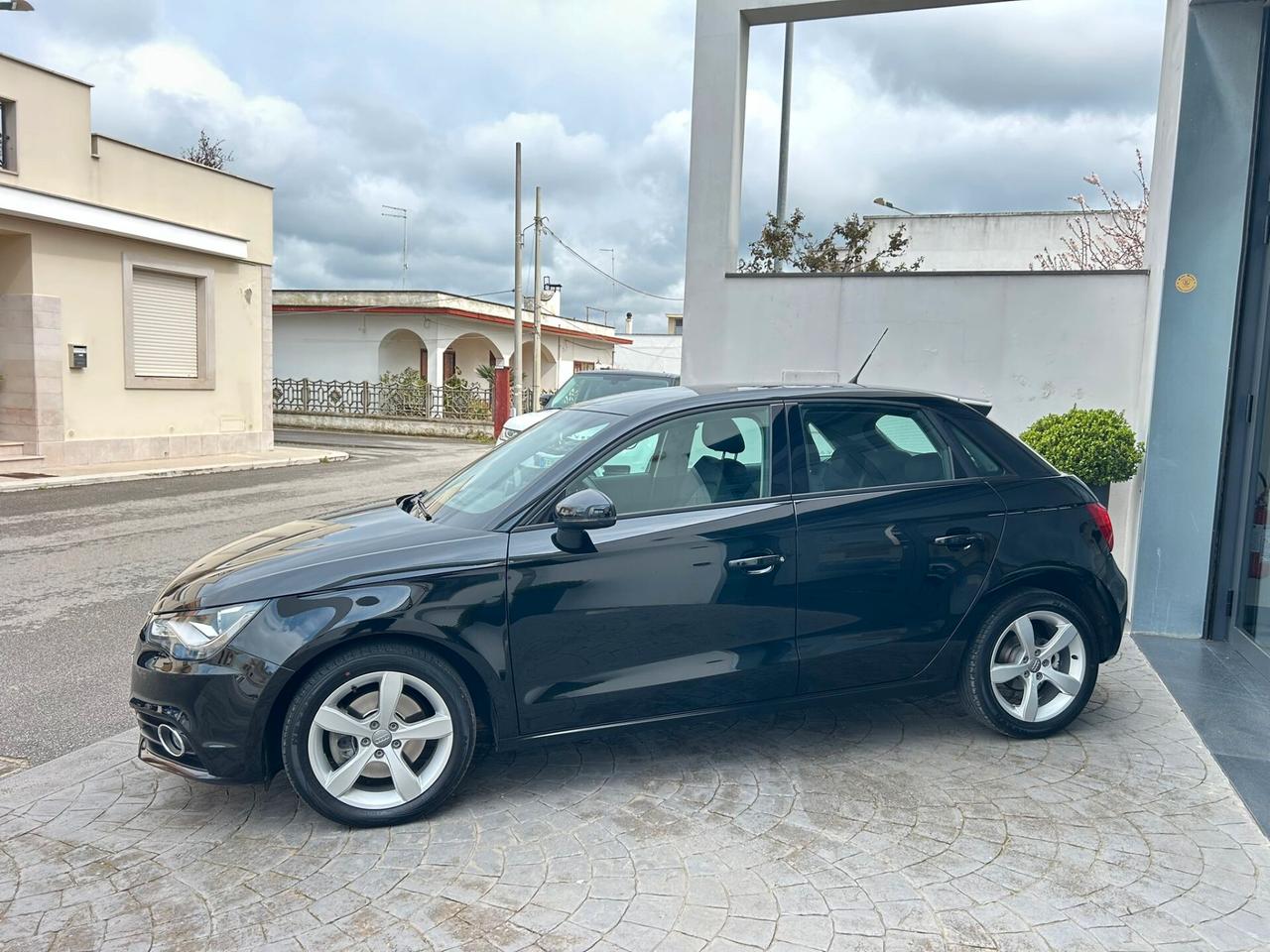Audi A1 SPB 1.6 TDI 105 Cv AMBITION LED-2015