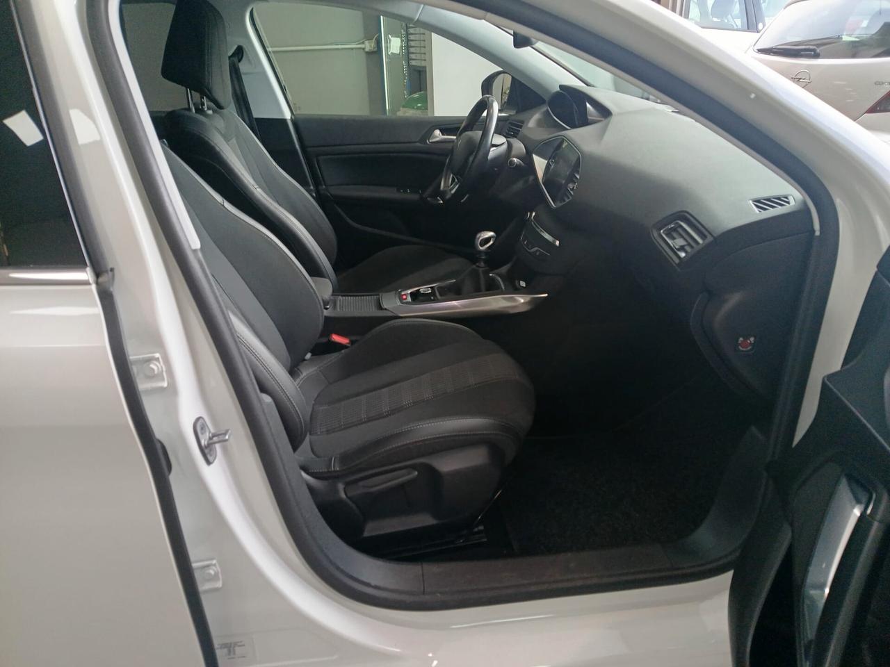 Peugeot 308 PureTech Turbo 130 S&S SW Active