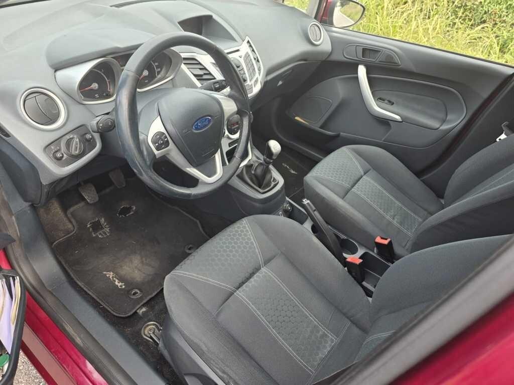 FORD FIESTA 1,2 BENZINA- TITANIUM- OK NEOPATENTATI-