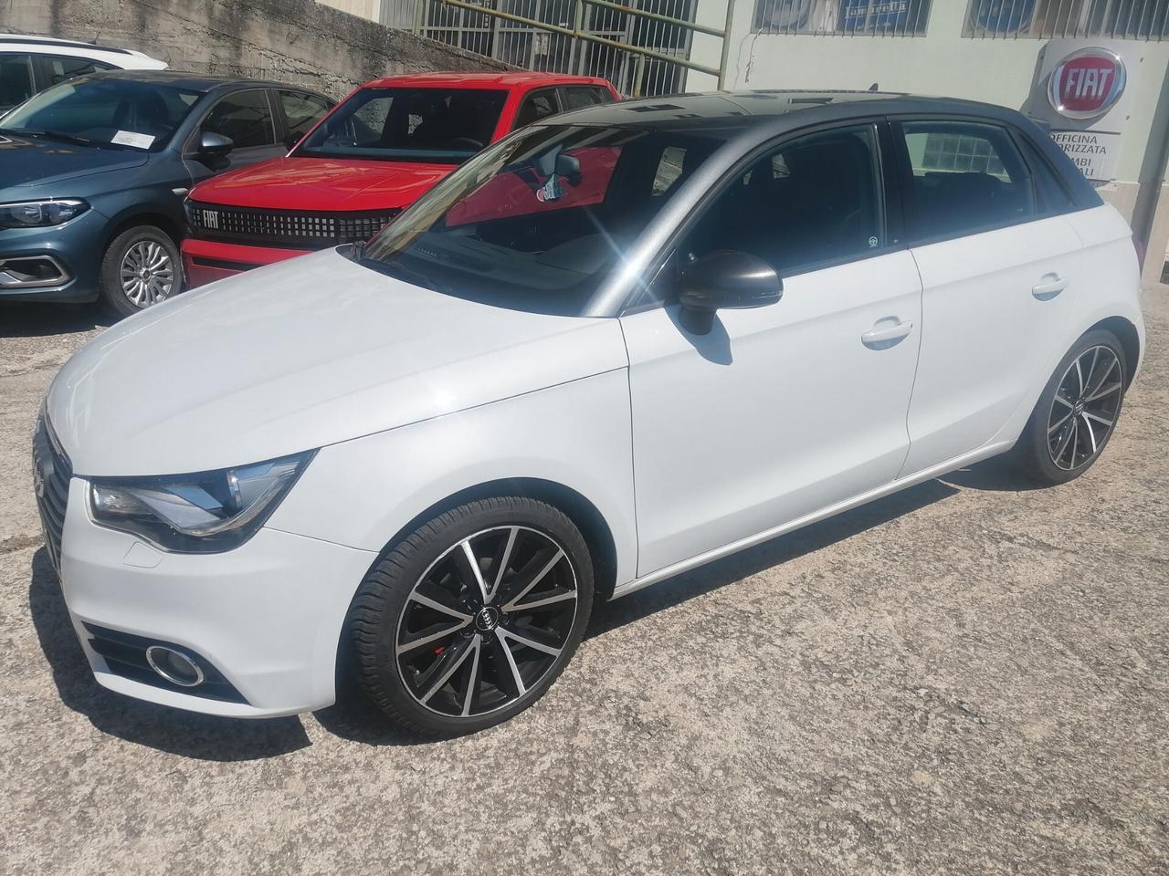 Audi A1 1.6 TDI S tronic S LINE.