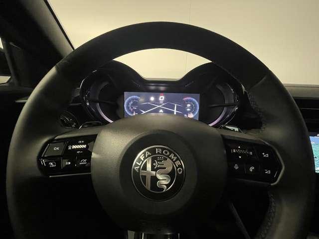 Alfa Romeo Junior 1.2 Hybrid 145cv Speciale + Sabelt + Led Matrix