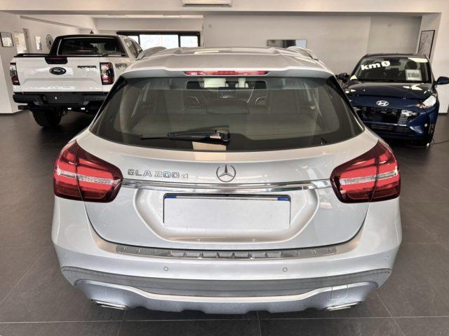 MERCEDES-BENZ GLA 200 2.0 d 136 CV Sport