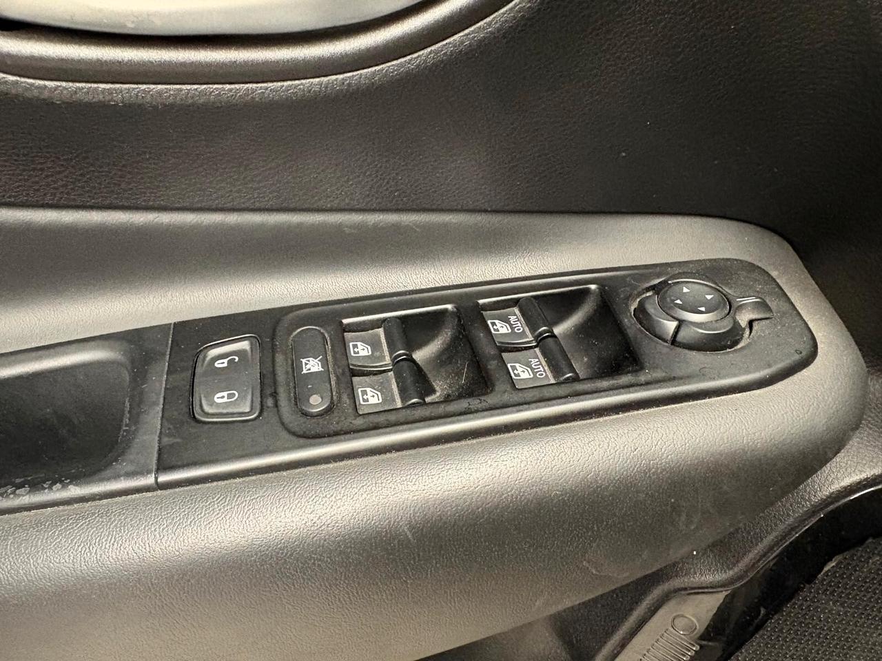 Jeep Renegade 1.6 Mjt DDCT 120 CV Night Eagle